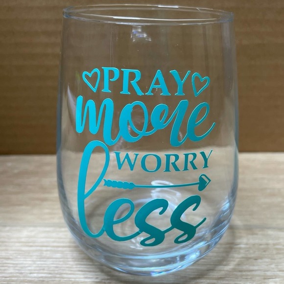 “Pray More Worry Less” Handmade Vinyl Wine Glass Design Stemless sz 17oz - Picture 6 of 6